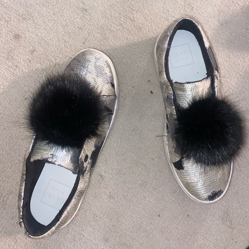 Kaari Blue black and silver sneakers